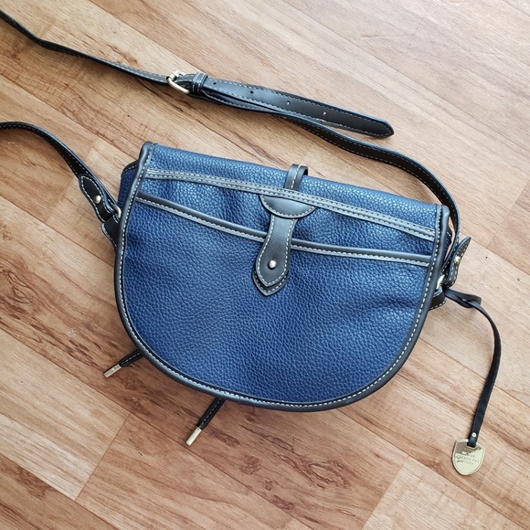 London Fog Crossbody Bag - Picture 2 of 6